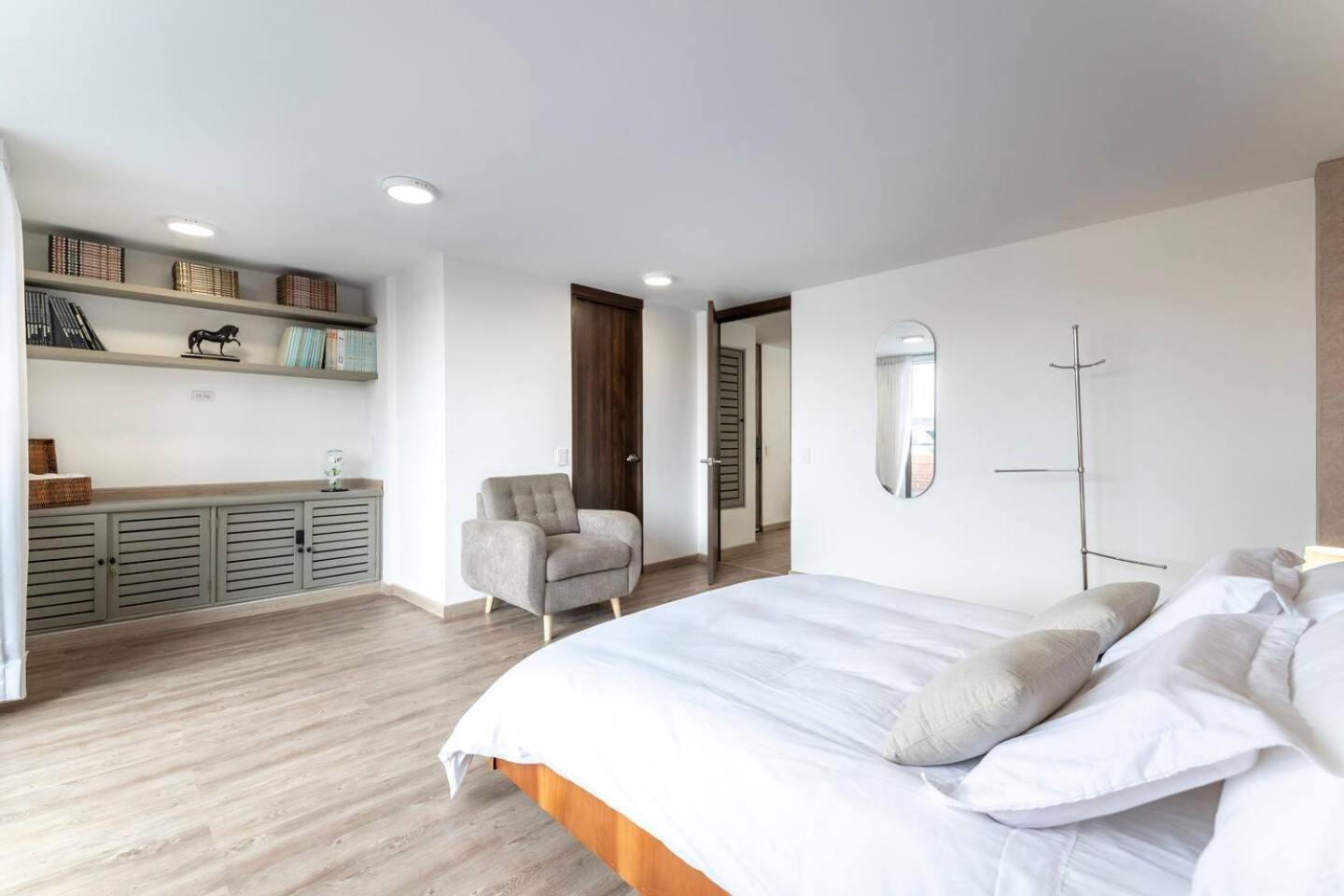 7 - 1 Parque 93, Apartment